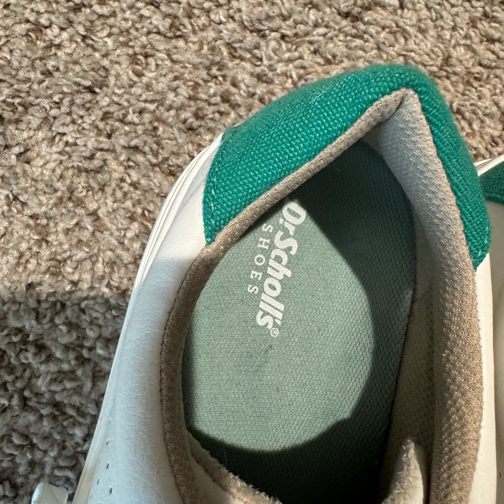Dr. Scholl's White Sneakers NWOT - Picture 8 of 8